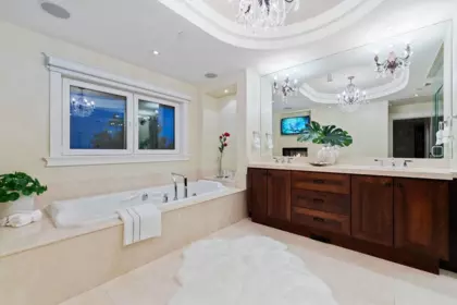 Mudroom Photo of 1479 Chippendale Road, West Vancouver, BC