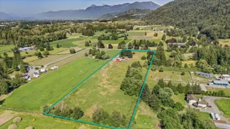 Community Amenities Photo (Clubhouse) of 4933 Browne Road, Yarrow, BC