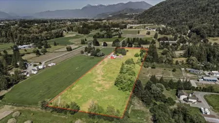 4933 Browne Road, Yarrow, BC, Yarrow — Single Family Residence for sale