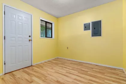 Laundry Room Photo of 4933 Browne Road, Yarrow, BC