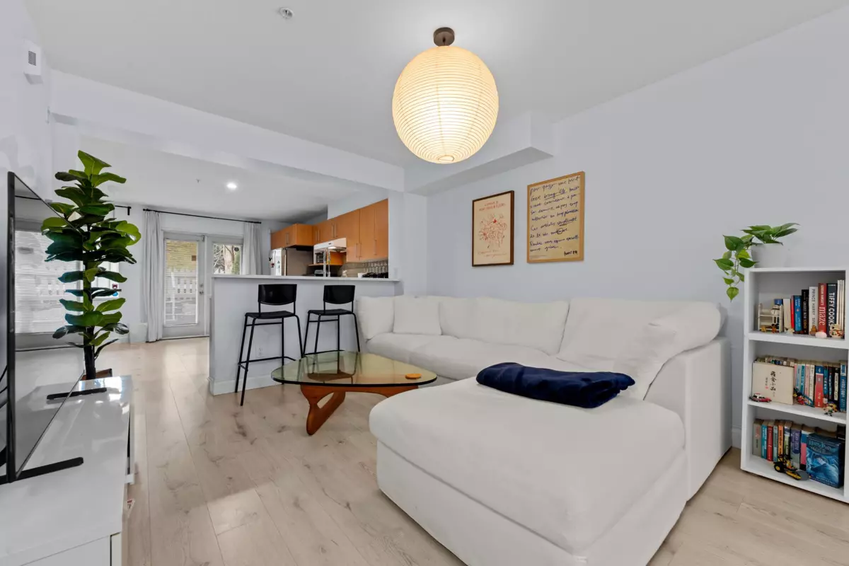 Family Room Photo of 7336 Salisbury Avenue, Burnaby, BC