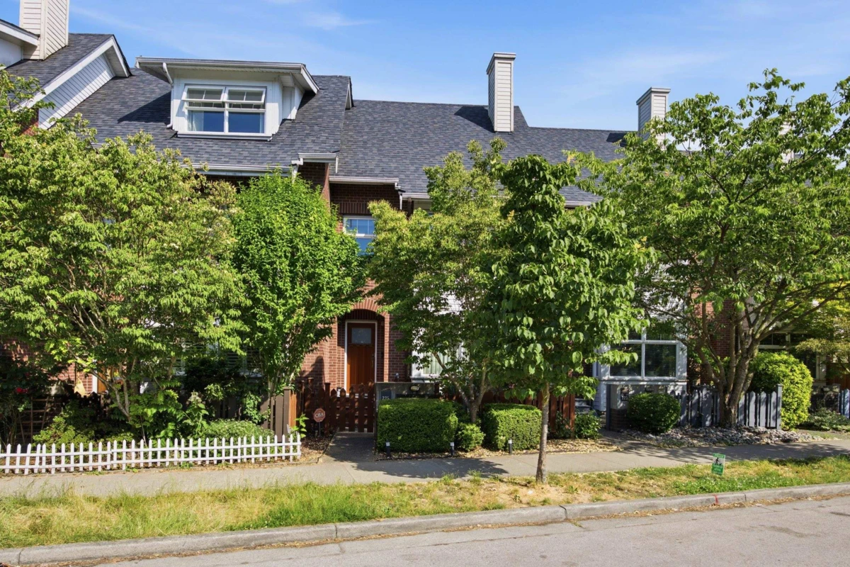 Exterior Rear Photo of 225 Salter Street, New Westminster, BC