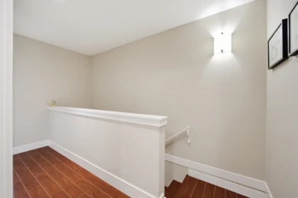 Entry Foyer Photo of 225 Salter Street, New Westminster, BC