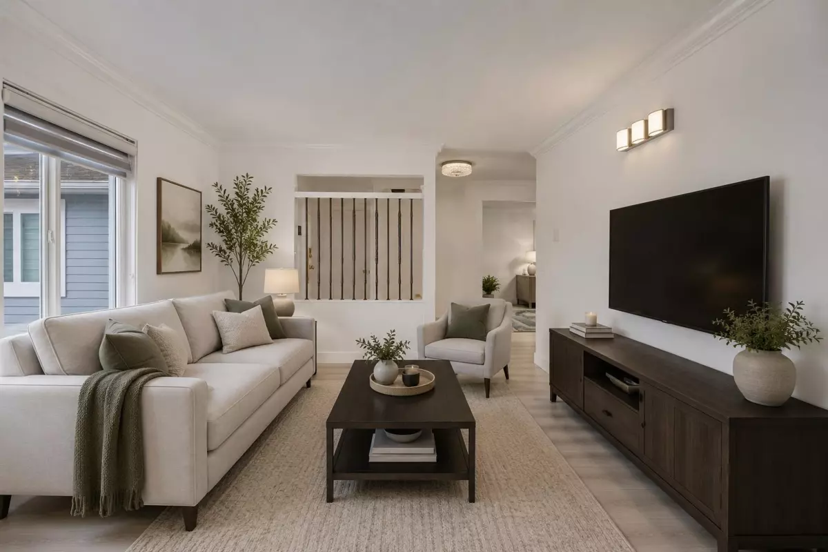 Family Room Photo of 13232 82 Avenue, Surrey, BC