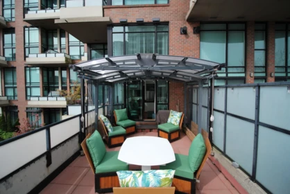 229 10 Renaissance Square, New Westminster, BC, New Westminster — Apartment/Condo for sale