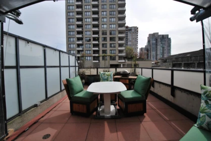 229 10 Renaissance Square, New Westminster, BC, New Westminster — Apartment/Condo for sale