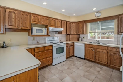 Kitchen Photo of 5287 57 Street, Delta, BC