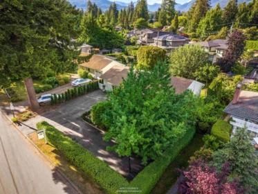 Staircase Photo of 2784 Crescentview Drive, North Vancouver, BC