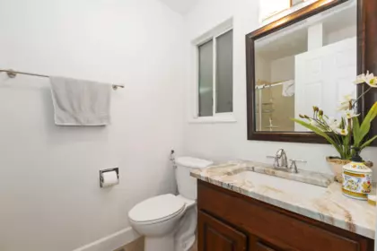 Guest Bathroom Photo of 34869 Everett Drive, Abbotsford, BC