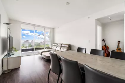 Kitchen Island Photo of 1709 450 Westview Street, Coquitlam, BC