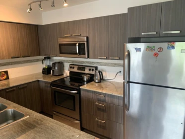 616 13883 Laurel Drive, Surrey, BC, Surrey — Apartment/Condo for sale