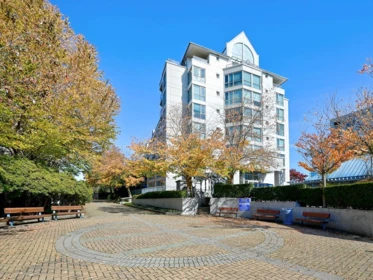 201 5860 Dover Crescent, Richmond, BC, Richmond — Apartment/Condo for sale