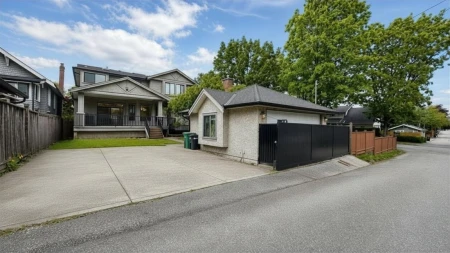 3894 Oxford Street, Burnaby, BC, Burnaby — Single Family Residence for sale