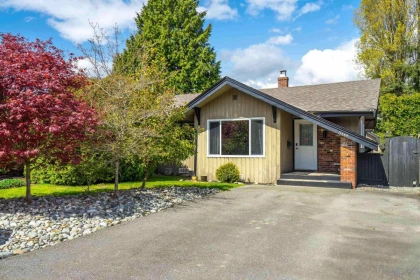 15669 20 Avenue, Surrey, BC, Surrey — Half Duplex for sale