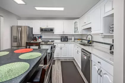Kitchen Photo of 106 2626 Countess Street, Abbotsford, BC