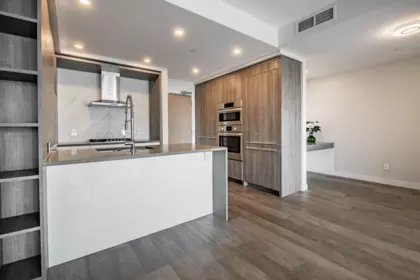 Breakfast Nook Photo of 1006 15165 Thrift Avenue, White Rock, BC