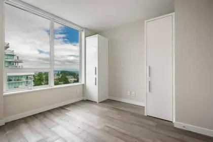 Laundry Room Photo of 1006 15165 Thrift Avenue, White Rock, BC