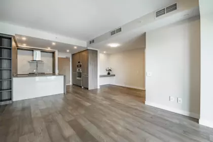 Powder Room Photo of 1006 15165 Thrift Avenue, White Rock, BC