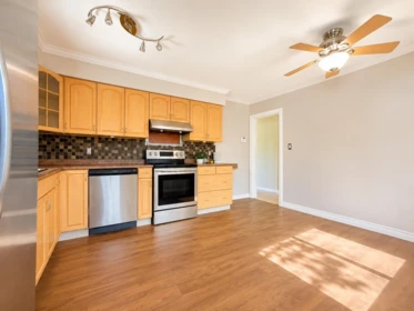 Pantry Photo of 910 Robinson Street, Coquitlam, BC