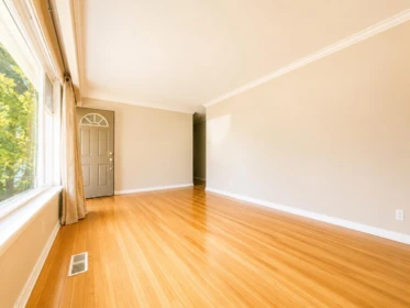 Walk-In Closet Photo of 910 Robinson Street, Coquitlam, BC