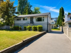 910 Robinson Street, Coquitlam, BC