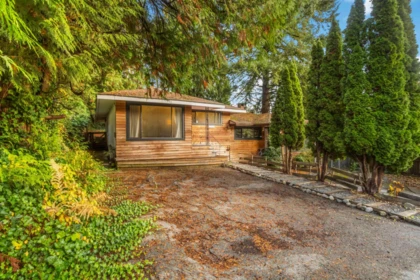 2028 Columbia Street, Port Moody, BC, Port Moody — Duplex for sale