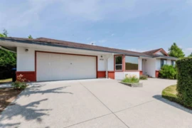 5078 Bay Road, Sechelt, BC