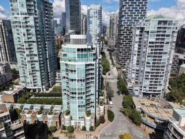 Front Yard Photo of 404 1501 Howe Street, Vancouver, BC