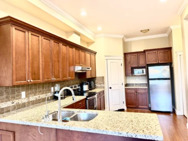 1664 King George Boulevard, Surrey, BC, Surrey — Half Duplex for sale