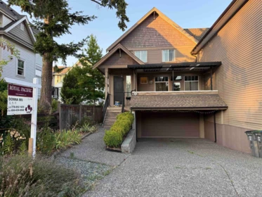 1664 King George Boulevard, Surrey, BC, Surrey — Half Duplex for sale