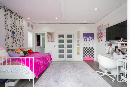 Hallway Photo of 9417 132a Street, Surrey, BC