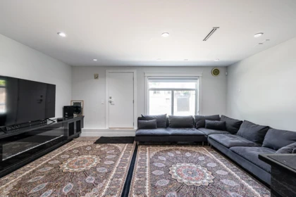 Hot Tub / Spa Photo of 9417 132a Street, Surrey, BC