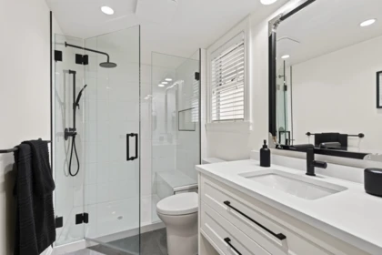 Mudroom Photo of 16379 9 Avenue, Surrey, BC