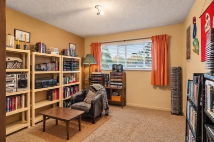 Hallway Photo of 6331 129a Street, Surrey, BC