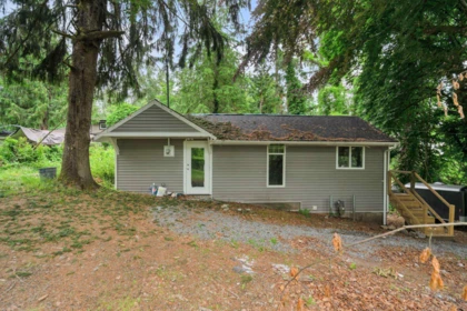 Primary Bedroom Photo of 24742 100 Avenue, Maple Ridge, BC
