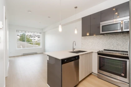 Kitchen Photo of 302 6468 195a Street, Surrey, BC