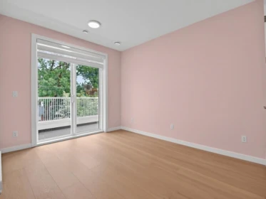 Breakfast Nook Photo of 1 2254 E 24th Avenue, Vancouver, BC