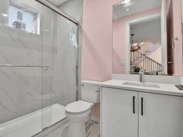 Kitchen Photo of 1 2254 E 24th Avenue, Vancouver, BC