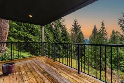 Hot Tub / Spa Photo of 470 Timbertop Drive, Lions Bay, BC