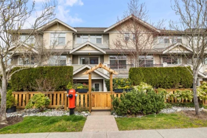 4 22225 50 Avenue, Langley, BC, Langley — Townhouse for sale