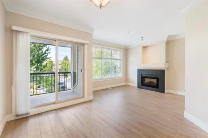 Kitchen Photo of 4 22225 50 Avenue, Langley, BC
