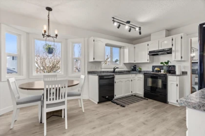 Breakfast Nook Photo of 44983 Cumberland Avenue, Chilliwack, BC