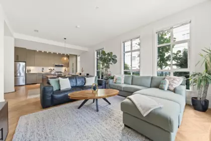 Kitchen Island Photo of 117 13933 105 Boulevard, Surrey, BC