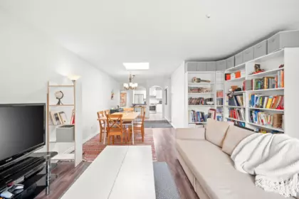304 1550 Fell Avenue Avenue, North Vancouver, BC, North Vancouver — Apartment/Condo for sale