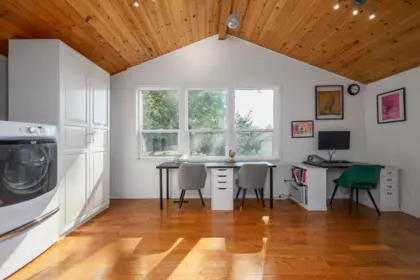 Kitchen Island Photo of 3342 Fromme Road, North Vancouver, BC