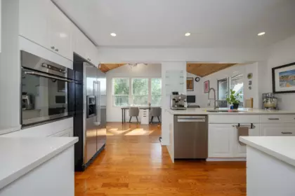 Living Room Photo of 3342 Fromme Road, North Vancouver, BC