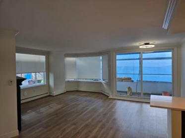 309 15111 Russell Avenue, White Rock, BC, White Rock — Apartment/Condo for sale