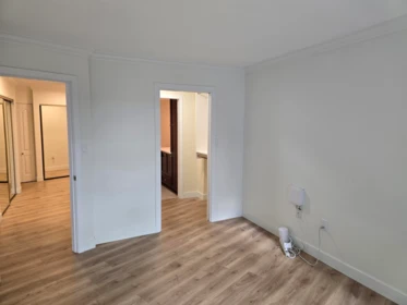 Pantry Photo of 309 15111 Russell Avenue, White Rock, BC