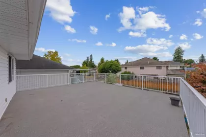 Laundry Room Photo of 7069 144 Street, Surrey, BC