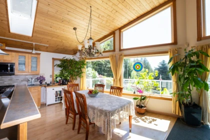 2556 Lower Road, Roberts Creek, BC, Roberts Creek — Single Family Residence for sale